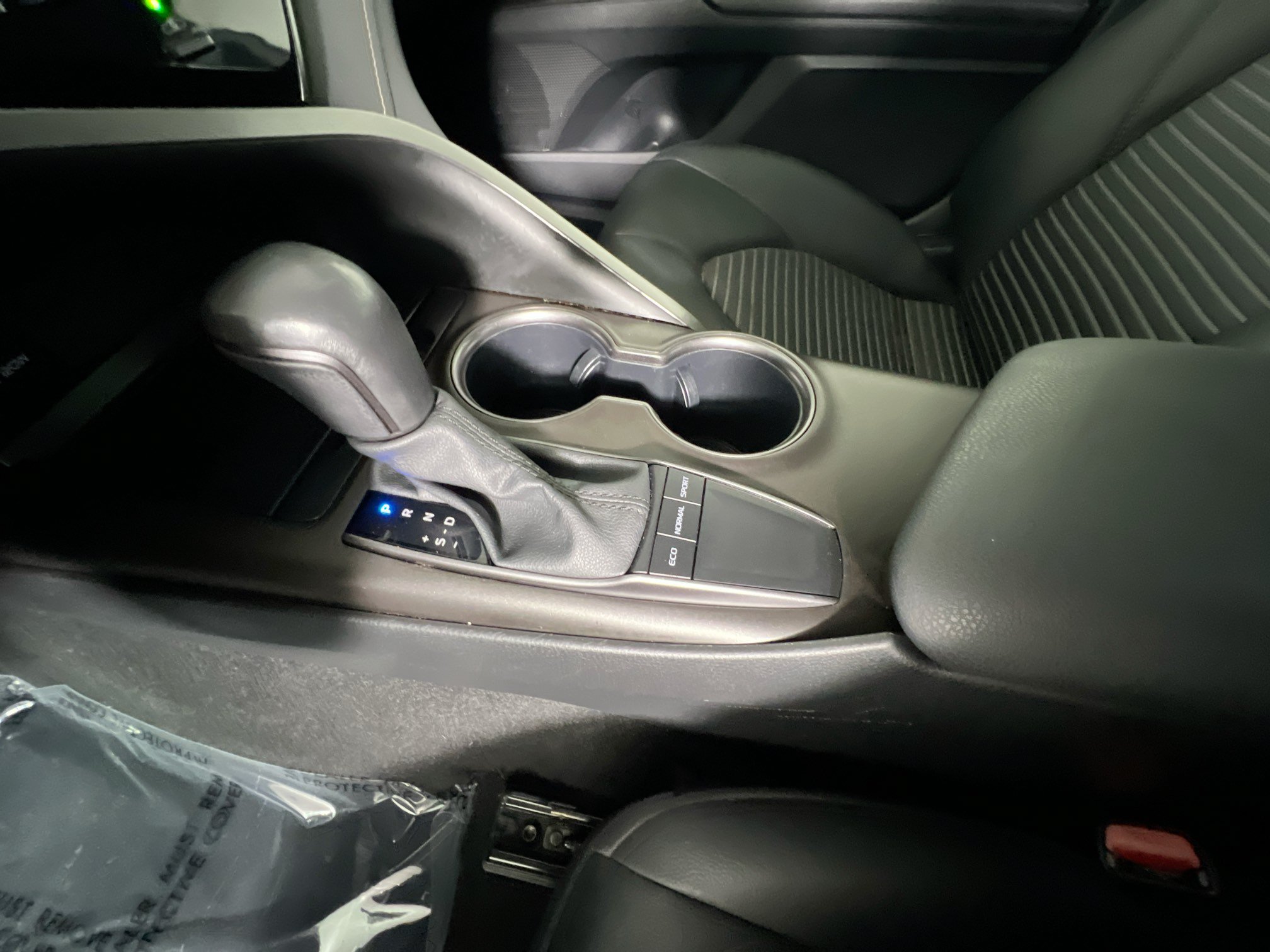 Used 2024 Toyota Camry SE w/ Convenience Package FWD image 25