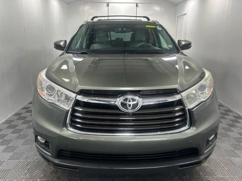Used 2014 Toyota Highlander XLE AWD/4WD image 2