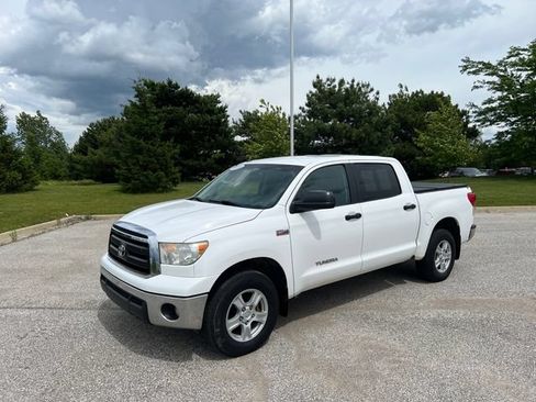 Used 2012 Toyota Tundra 4x4 CrewMax w/ Tow Pkg image 1