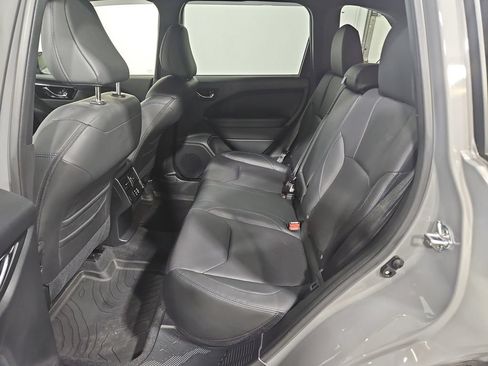 Used 2025 Subaru Forester Limited AWD/4WD image 27