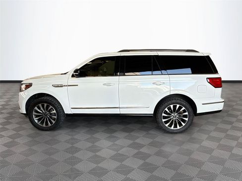 Used 2021 Lincoln Navigator Reserve w/ Luxury Package AWD/4WD image 4