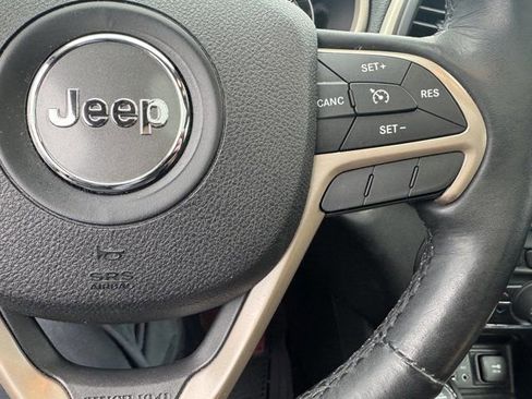 Used 2016 Jeep Cherokee Limited image 24