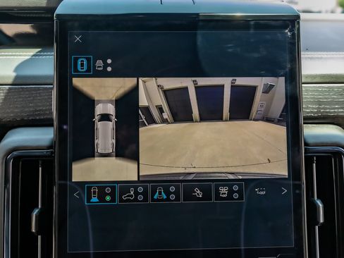 Used 2026 GMC Yukon AT4 Ultimate w/ LPO, Floor Liner Package AWD/4WD image 26