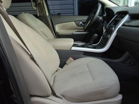 Used 2013 Ford Edge SE image 20