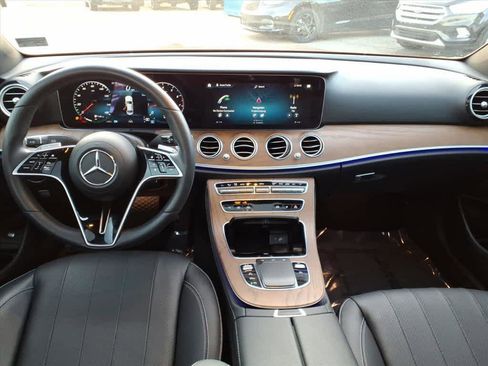 Used 2022 Mercedes-Benz E 350 4MATIC Sedan image 13