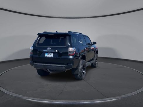 Used 2019 Toyota 4Runner TRD Off-Road Premium AWD/4WD image 9