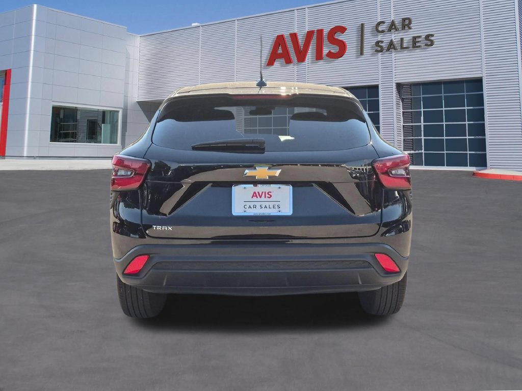 Used 2025 Chevrolet Trax LS FWD image 7