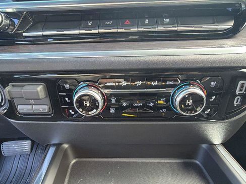 New 2026 GMC Sierra 2500 SLT w/ SLT Convenience Package image 19