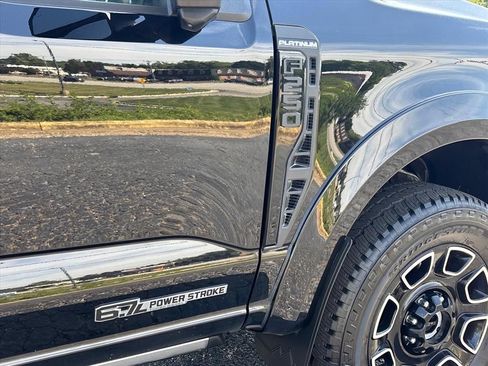 Used 2025 Ford F250 Platinum AWD/4WD image 11