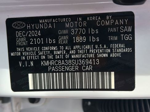Certified 2025 Hyundai Venue SEL FWD image 31