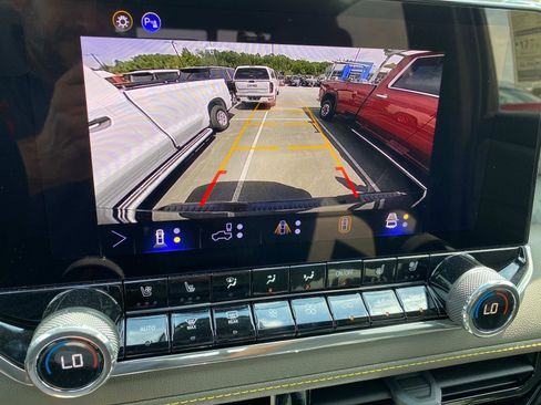 New 2025 Chevrolet Colorado ZR2 AWD/4WD image 12