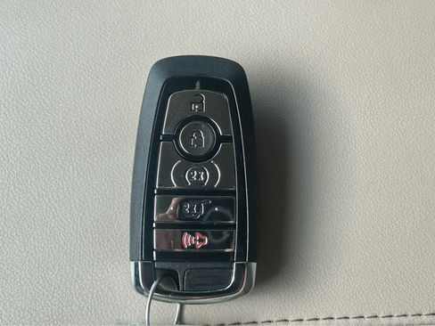 Used 2023 Lincoln Nautilus FWD image 40