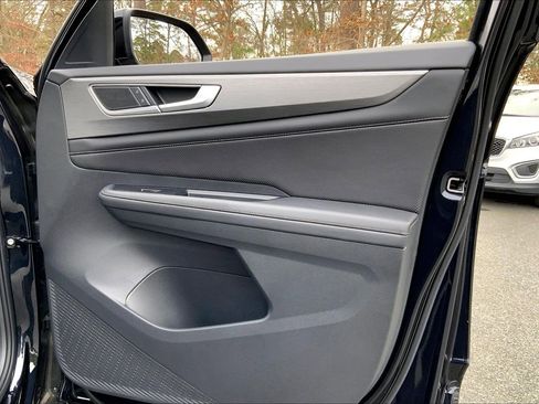 Used 2025 Volkswagen Atlas Cross Sport SE AWD/4WD image 26