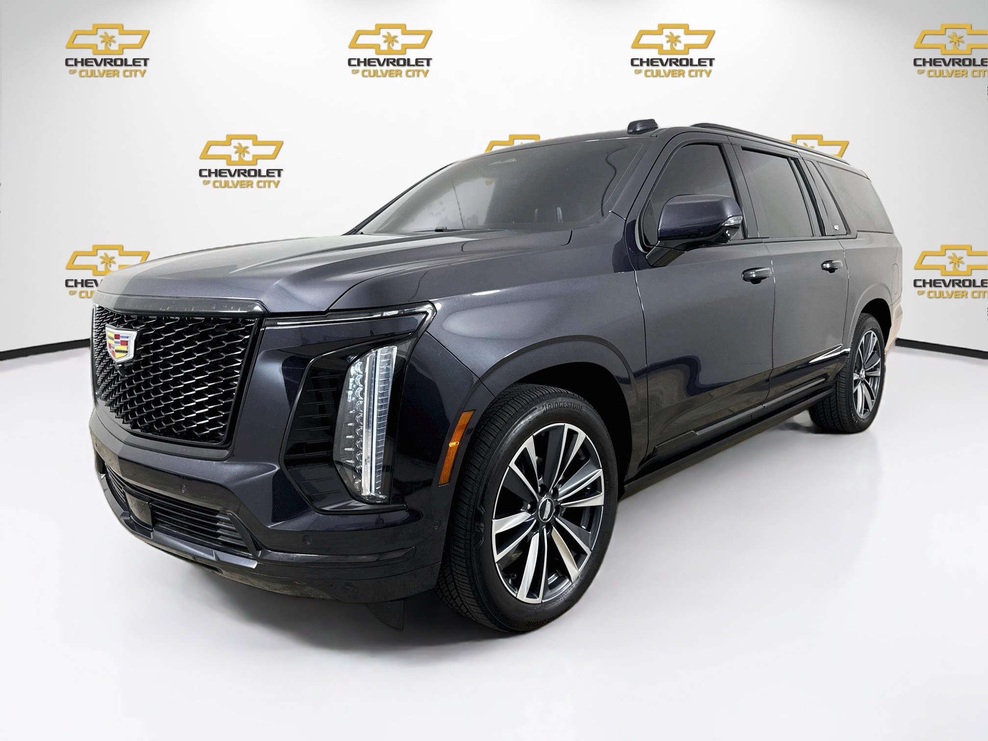 Used 2025 Cadillac Escalade ESV Sport w/ Touring Package AWD/4WD image 3