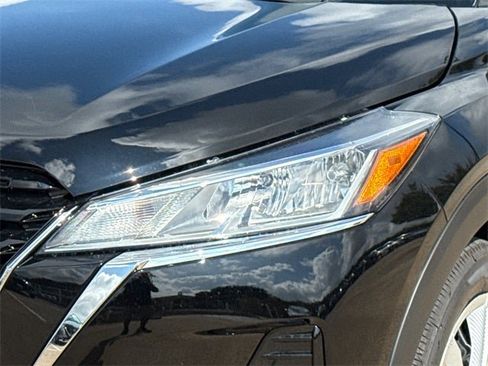 New 2025 Nissan Kicks Play S image 4