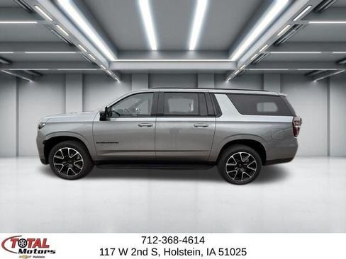 Used 2023 Chevrolet Suburban RST w/ Luxury Package AWD/4WD image 5
