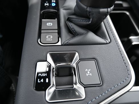 Used 2026 Lexus GX 550 w/ Accessory Package (2T) AWD/4WD image 27
