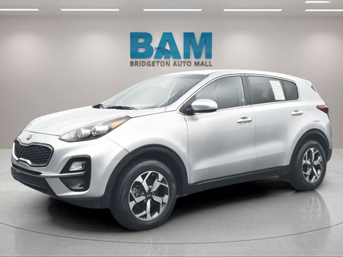 Used 2022 Kia Sportage LX AWD/4WD image 3