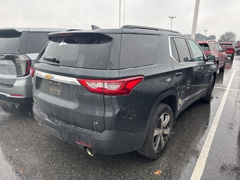 Used 2020 Chevrolet Traverse LT w/ LT Premium Package image 4