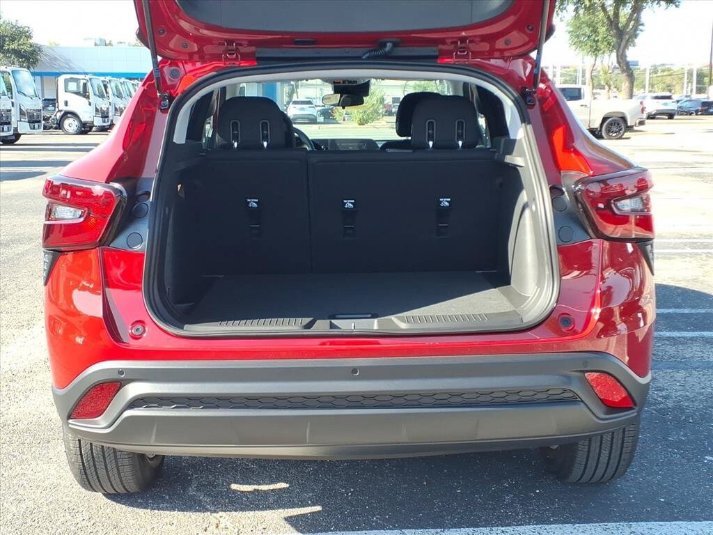 New 2026 Chevrolet Trax LS w/ LS Convenience Package FWD image 12