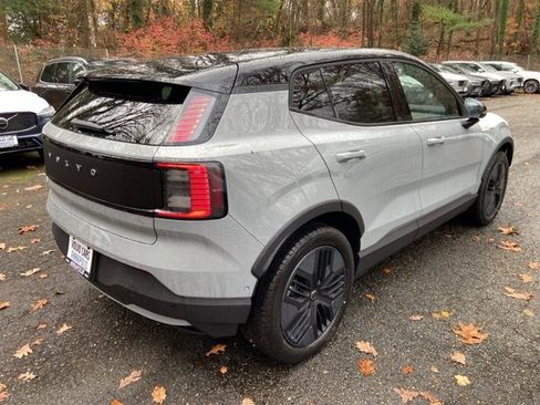 New 2026 Volvo EX30 Cross Country Ultra image 7