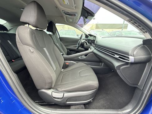 Used 2024 Hyundai Elantra SEL w/ Convenience Package FWD image 23