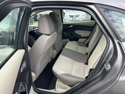 Used 2013 Ford Focus SE FWD image 9