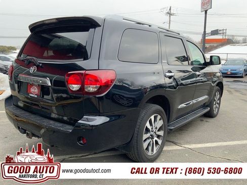 Used 2019 Toyota Sequoia Limited w/ Safety & Convenience Package image 5
