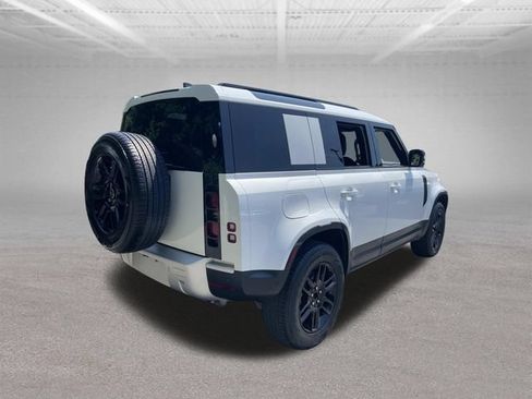 Used 2025 Land Rover Defender 110 S AWD/4WD image 8