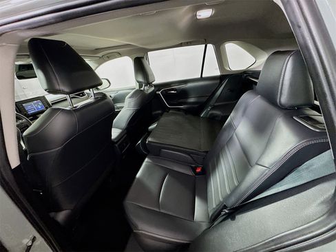 Certified 2022 Toyota RAV4 XLE Premium image 21