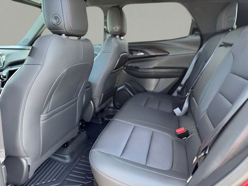 Used 2023 Chevrolet TrailBlazer RS w/ Convenience Package image 11