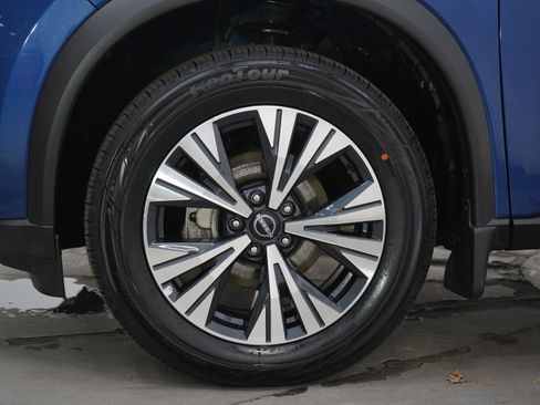 Used 2023 Nissan Rogue SV w/ SV Premium Package image 30