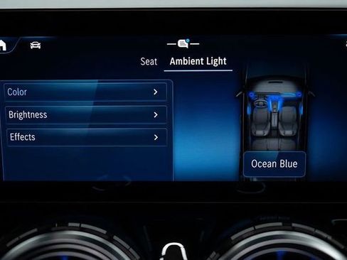 Used 2024 Mercedes-Benz GLB 250 4MATIC w/ Driver Assistance Package image 27