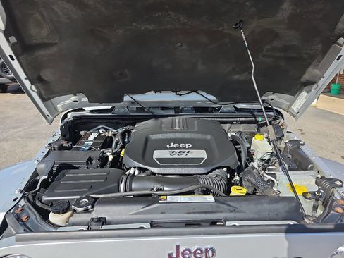 Used 2012 Jeep Wrangler Unlimited Sahara w/ Dual Top Group image 25