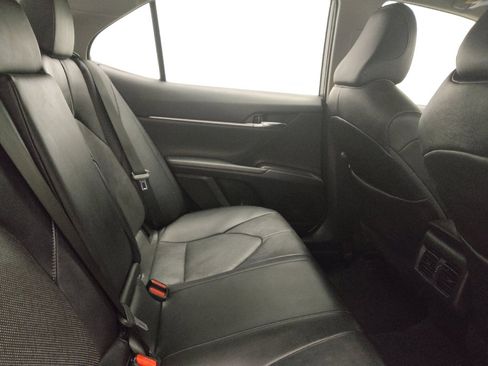 Used 2021 Toyota Camry XLE image 19