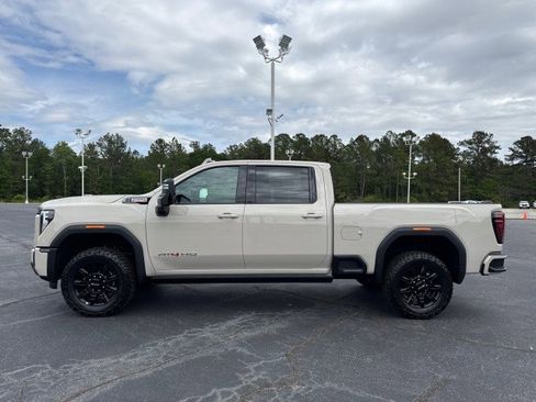 New 2026 GMC Sierra 2500 AT4 image 9