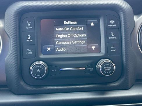 Used 2019 Jeep Wrangler Sport image 35