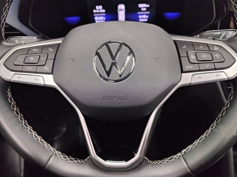 Certified 2023 Volkswagen Taos SE w/ Panoramic Sunroof Package image 28