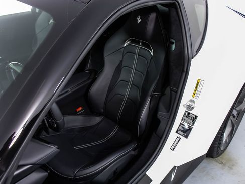 Certified 2025 Ferrari 12Cilindri RWD image 44
