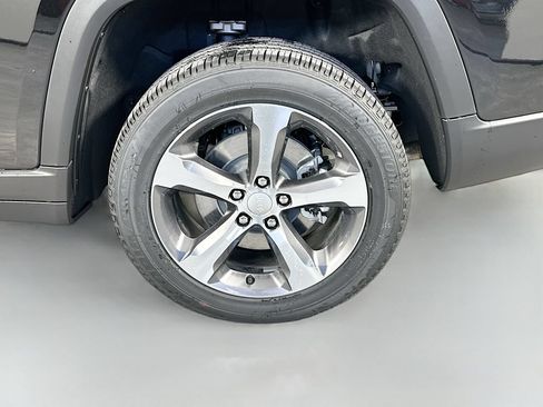 New 2026 Jeep Grand Cherokee L Limited AWD/4WD image 17