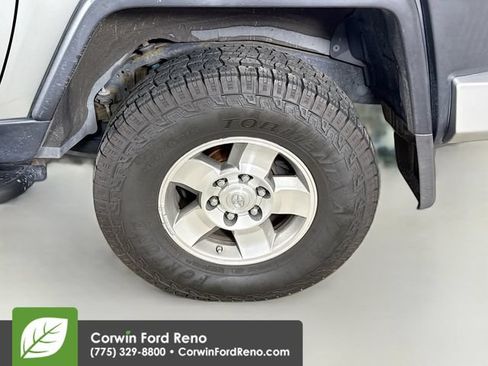 Used 2010 Toyota FJ Cruiser 4WD image 29