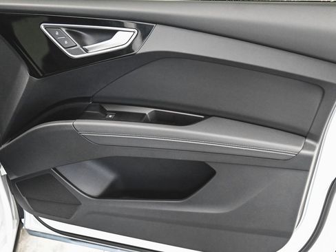 Used 2023 Audi Q4 e-tron Premium Plus w/ Premium Plus image 12