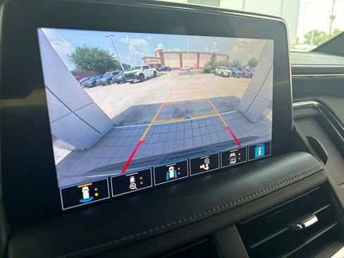 Used 2021 Chevrolet Suburban LT w/ LT Signature Package RWD image 26