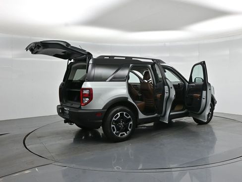 Certified 2022 Ford Bronco Sport Outer Banks w/ Tech Package AWD/4WD image 6