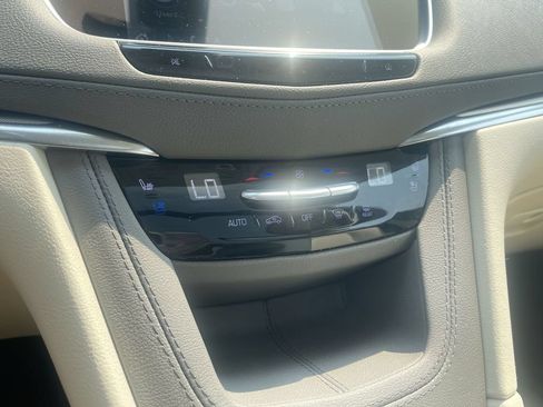 Used 2023 Cadillac XT5 Premium Luxury w/ Technology Package AWD/4WD image 18