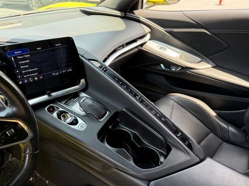 Used 2021 Chevrolet Corvette Stingray Convertible w/ Z51 Performance Package RWD image 33