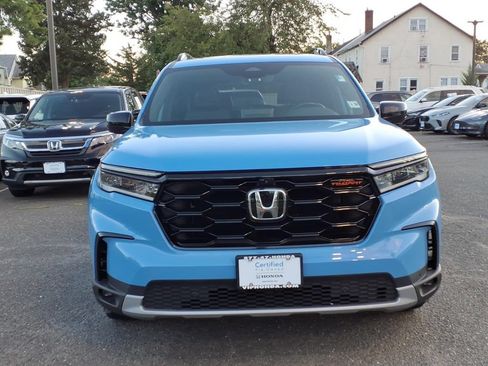 Certified 2024 Honda Pilot TrailSport image 2