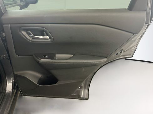 Used 2025 Nissan Rogue SV AWD/4WD image 31