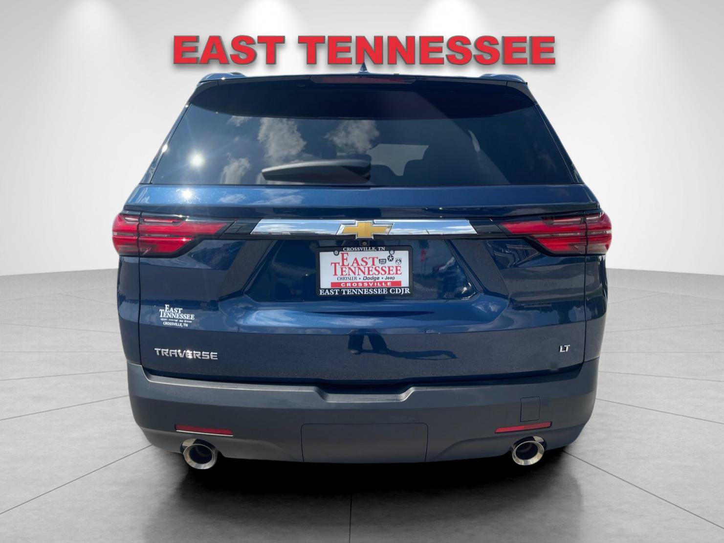 Used 2023 Chevrolet Traverse LT FWD image 4