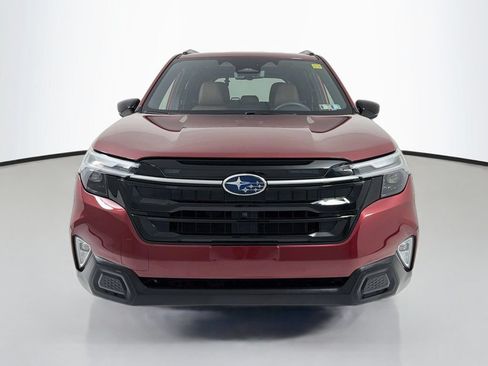 Used 2025 Subaru Forester Touring AWD/4WD image 2